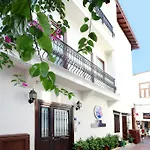 公寓式酒店 Rodina 4*