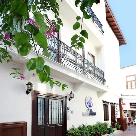 Apart Otel Rodina 4*