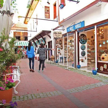 Rodina Aparthotel 4*