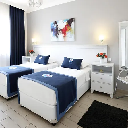 Rodina Apartahotel 4*