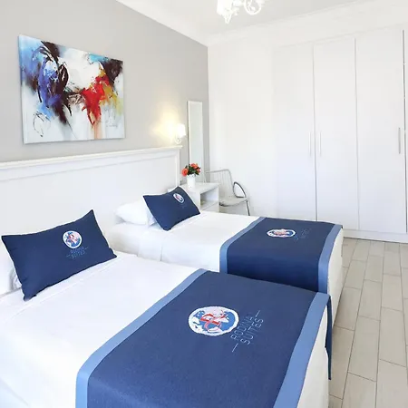 Rodina Apartmanhotel 4*